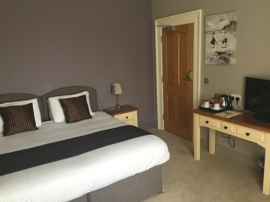 The Clyffe Hotel Lowestoft Bagian luar foto